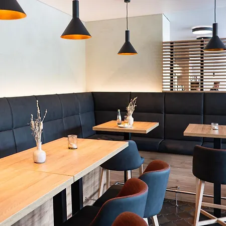 帕鲁舍弗酒店 酒店 锡默拉特